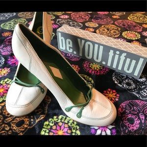 Vintage style round toe heels